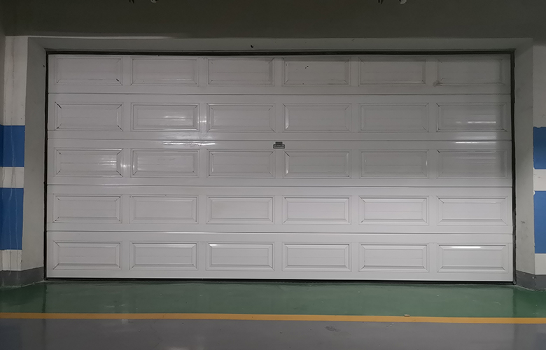車(chē)庫(kù)門(mén)